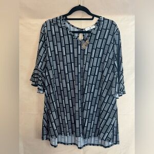 White and Black Relaxed 3/4 Sleeve Tunic